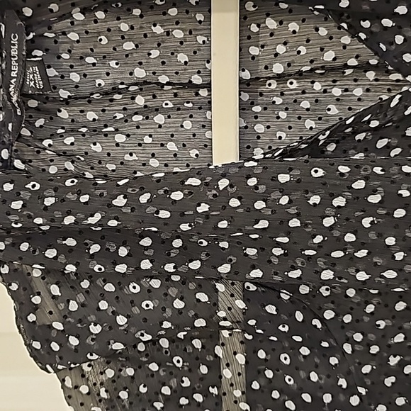 Banana Republic Petite Black and white scarf top - Picture 2 of 4